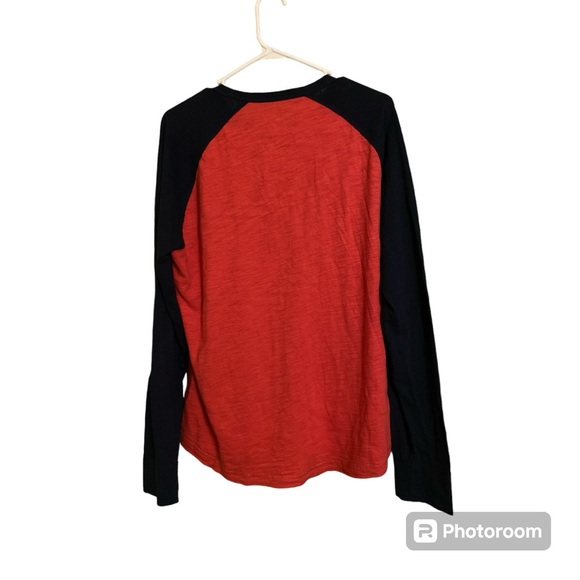 GAP Menโs Baseball Tee - Picture 2 of 4